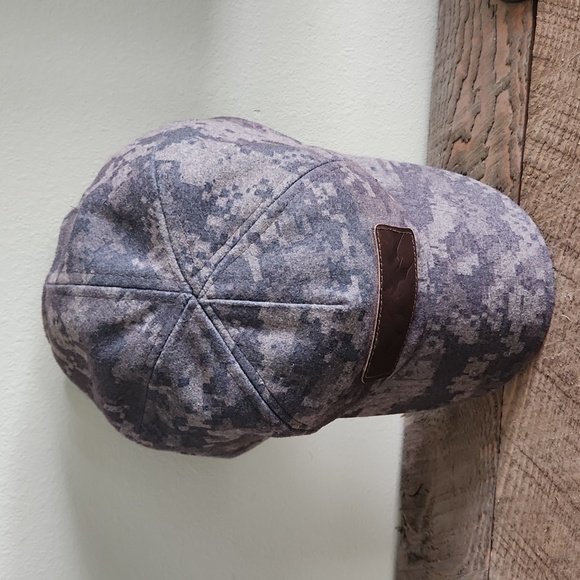 Magellan Outdoors Digital Camouflage Wool Cap, EUC, Non smoking home - Picture 6 of 7